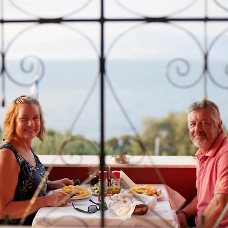 Bay In Kalamaki Beach, 100m From The Lovely Sandy