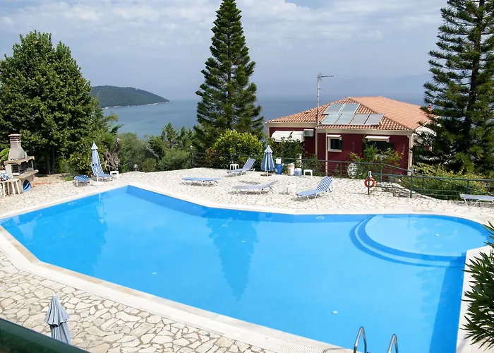 Pensiune Bay In Kalamaki Beach, 100m From The Lovely Sandy