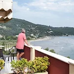 Affittacamere Bay In Kalamaki Beach, 100m From The Lovely Sandy